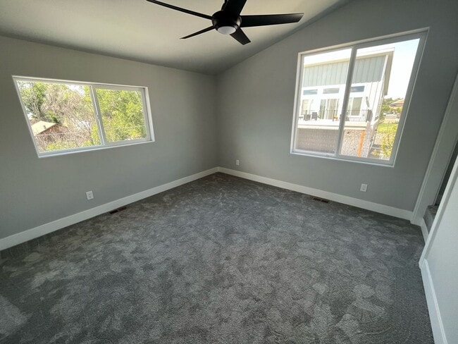 Building Photo - 216 Miller Ln