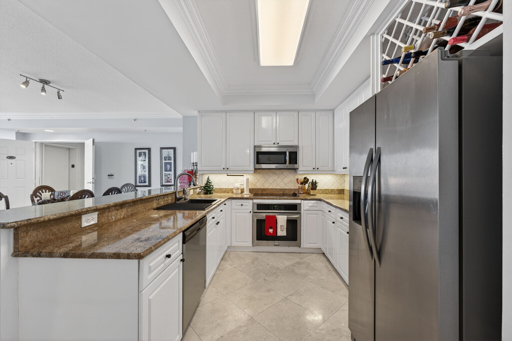 Building Photo - 100 S Birch Rd