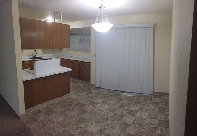 Building Photo - Nice Beckonridge Home near Chambers Bay golf course