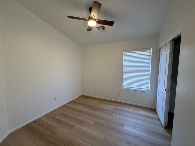 Building Photo - 1225 N 159th Dr