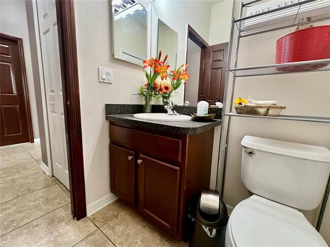 Building Photo - 724 Parker Den Dr