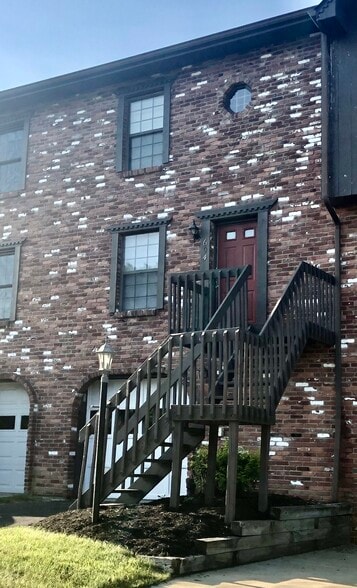 Building Photo - 604 Sunset Cir