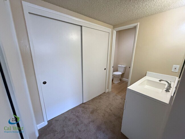 Building Photo - 01167 - P - 5863/5865 Hillview Ave. - OWNE...