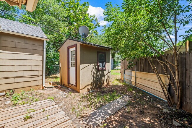 Building Photo - Vintage Home w/ Modern Updates, Minutes from Texas Tech