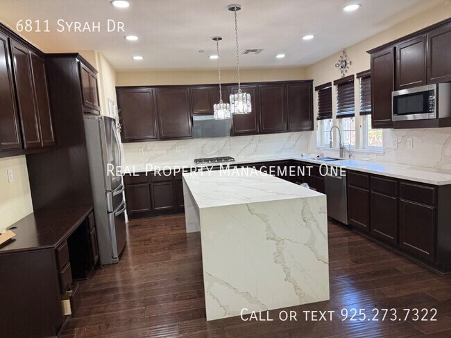 Building Photo - 6811 Syrah Dr