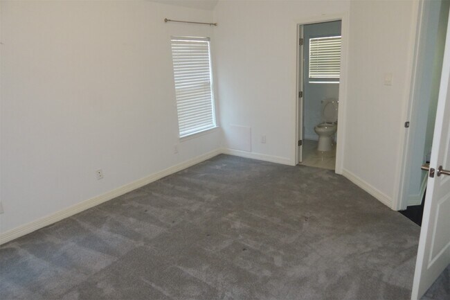 Building Photo - 12211 Summerland Ridge Ln