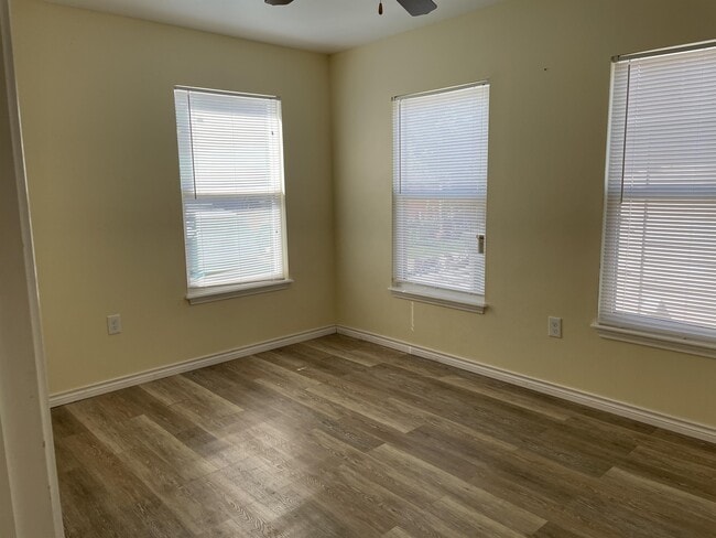 Building Photo - 4606 Nesbitt Dr