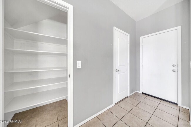 Building Photo - 7770 W Alvarado Rd