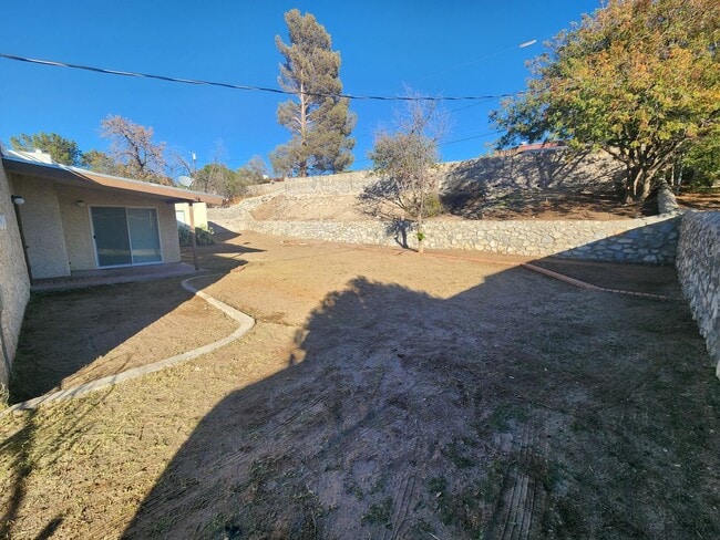 Building Photo - 3004 Missouri Ave