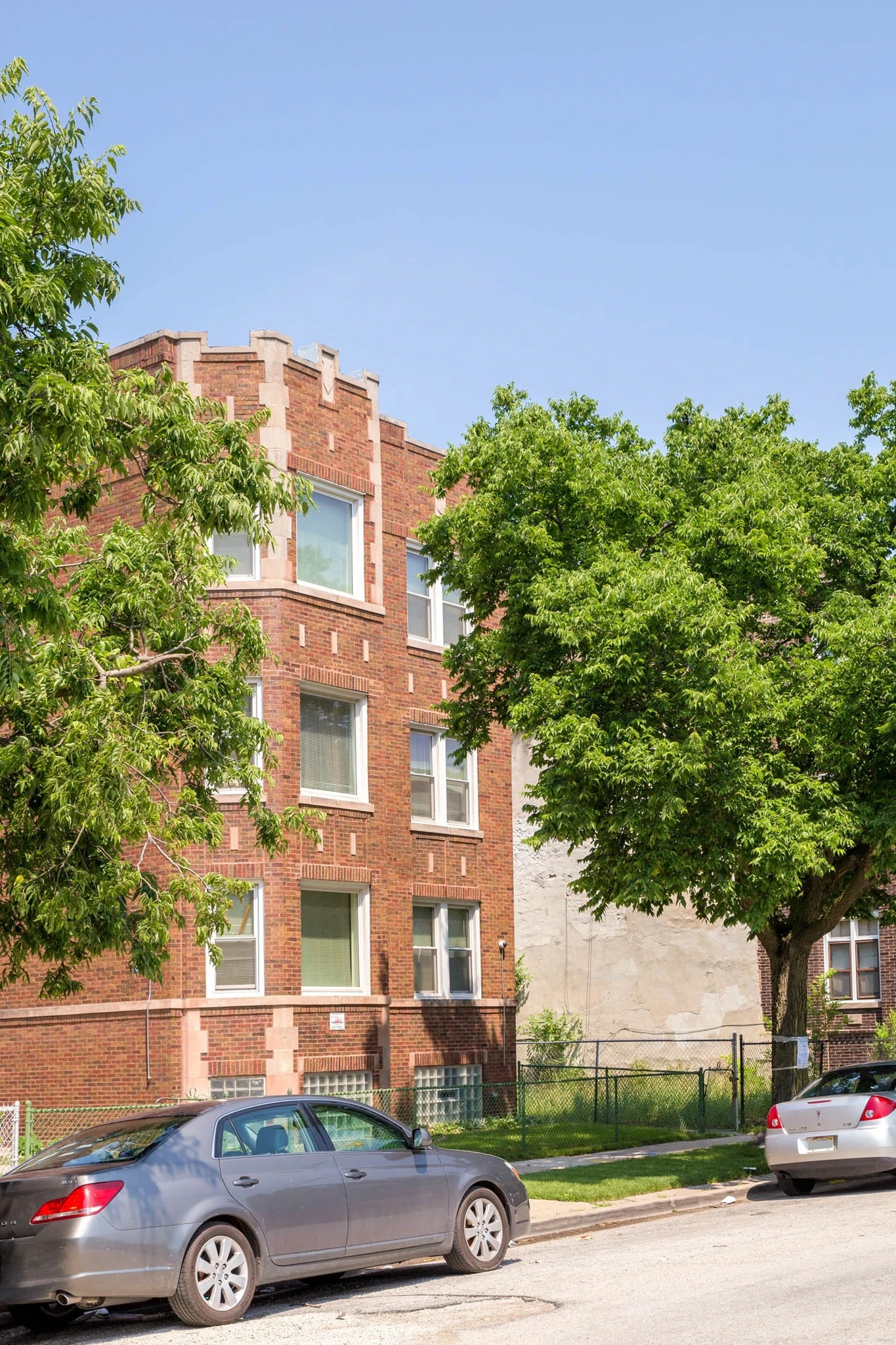 Building Photo - 146 W 66th St