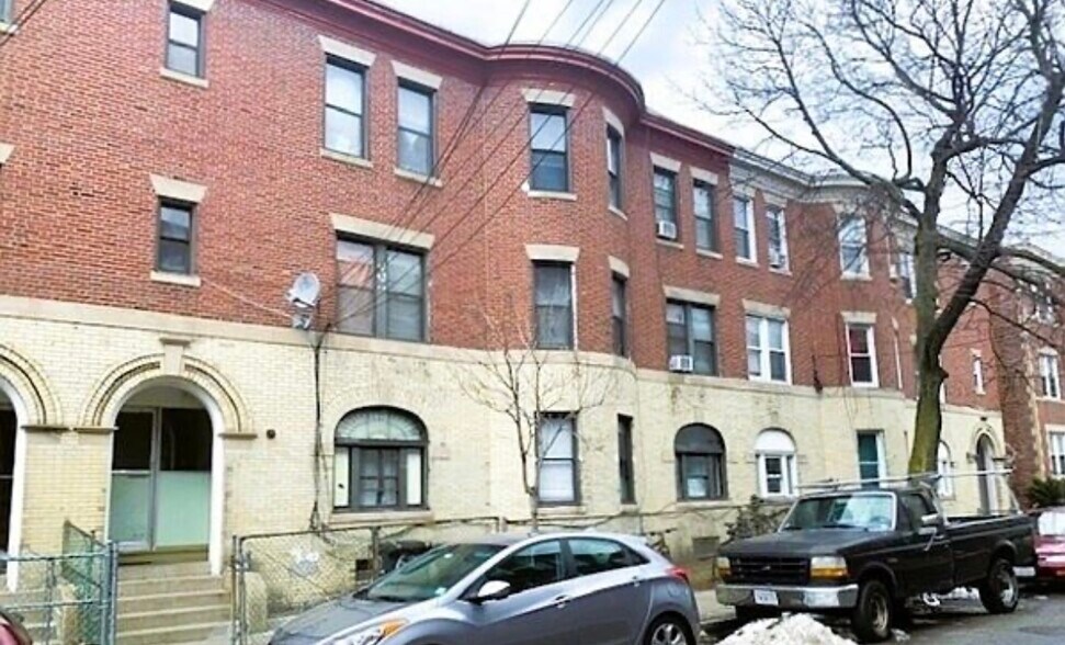 Building Photo - 62 Empire St
