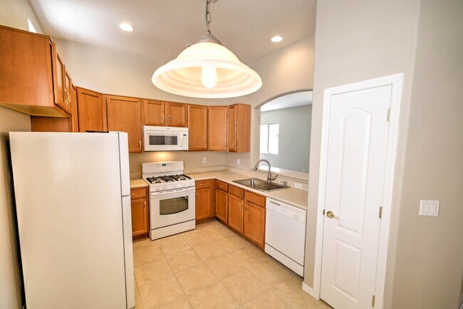 Building Photo - "Charming 2-Bedroom Oasis with Scenic View...