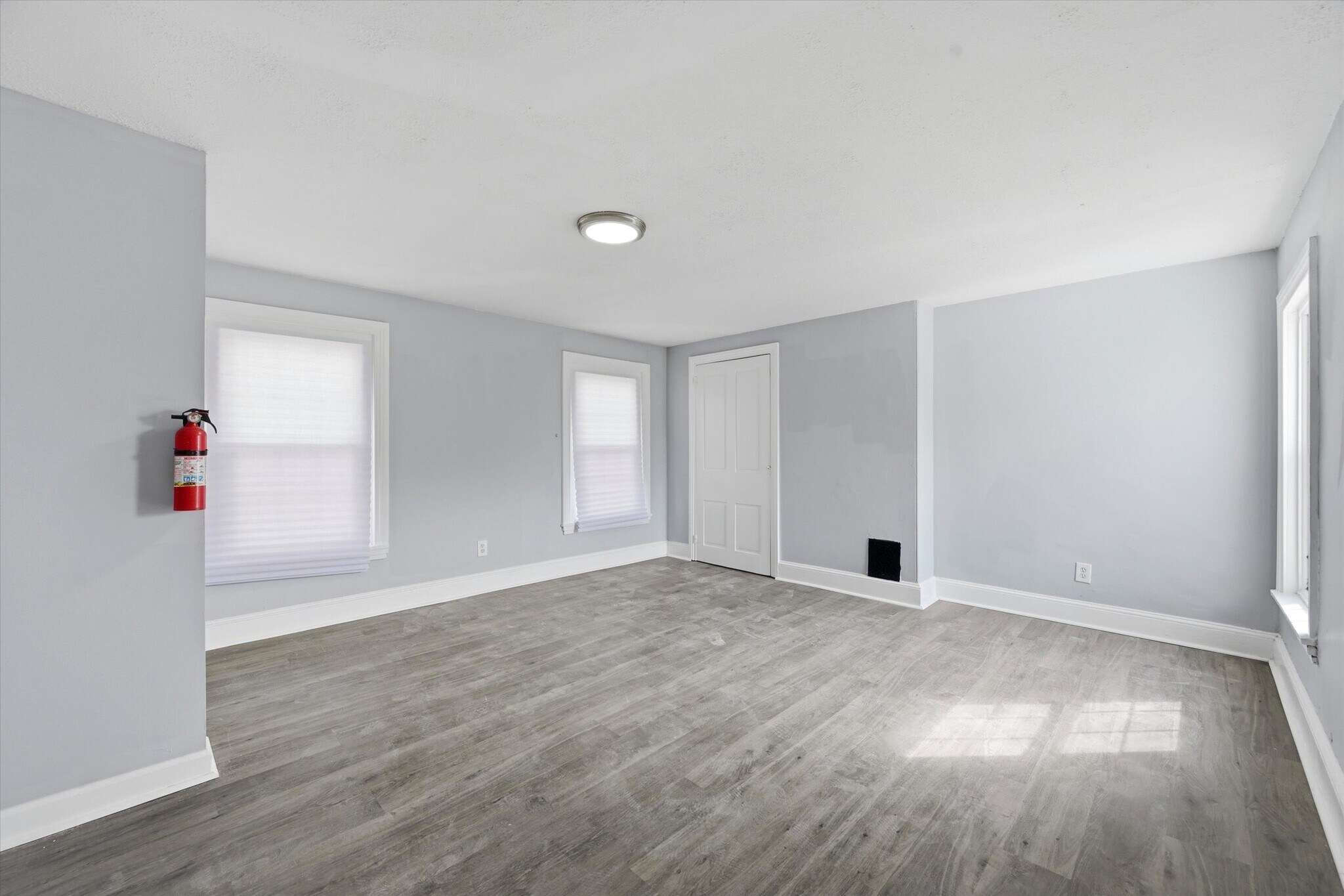 Building Photo - 120 W Barnard St