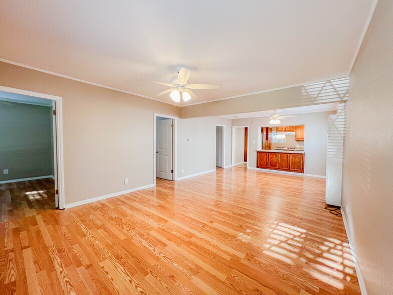 Building Photo - 1414 Amapola Ave