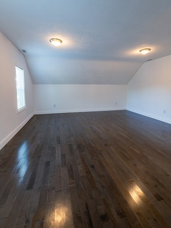 Building Photo - 56 Pine St