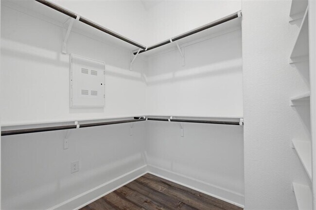 Building Photo - 4100 Taniguchi St