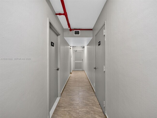 Building Photo - 2501 S Ocean Dr