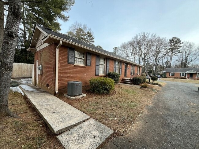 Building Photo - 2923 Amity Garden Ct