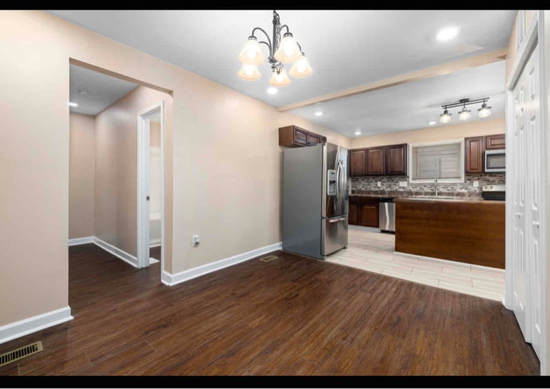 Building Photo - 1008 E Club Blvd