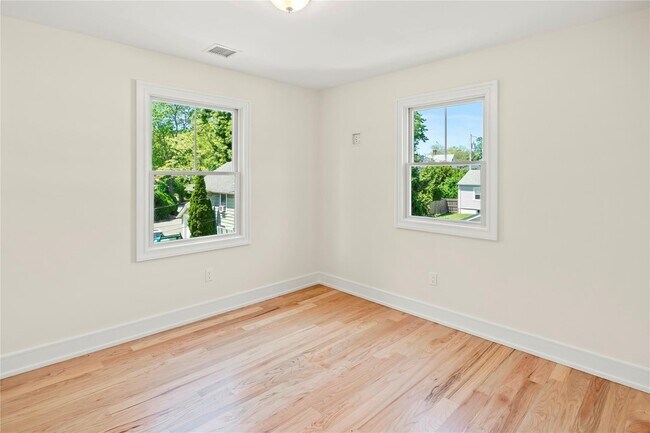 Building Photo - 15 Tildean Ln
