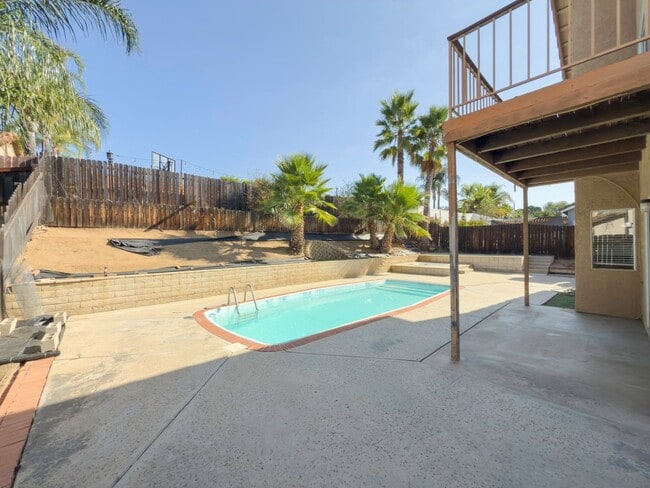 Building Photo - 2 Story, 3-Bedroom POOL + SOLAR Home in Wi...