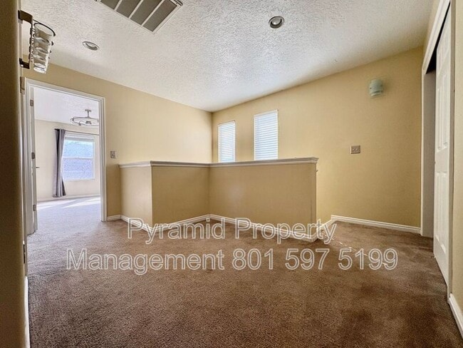 Building Photo - 3141 Alsace Way