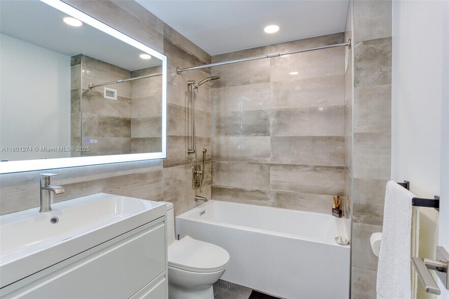 Building Photo - 1500 S Ocean Dr