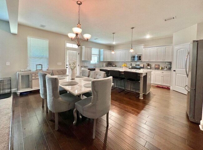 Building Photo - 3085 Margot Ln