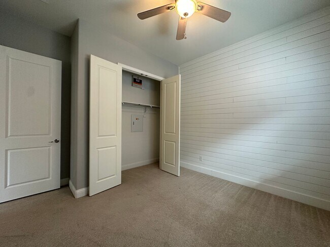 Building Photo - 3042 Seattle Slew Dr