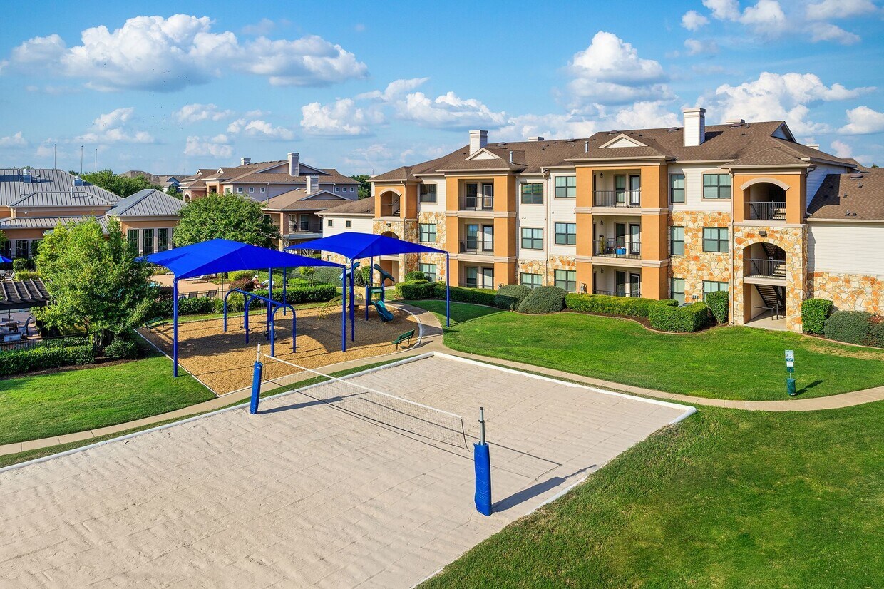 Onion Creek Luxury Apartments Austin