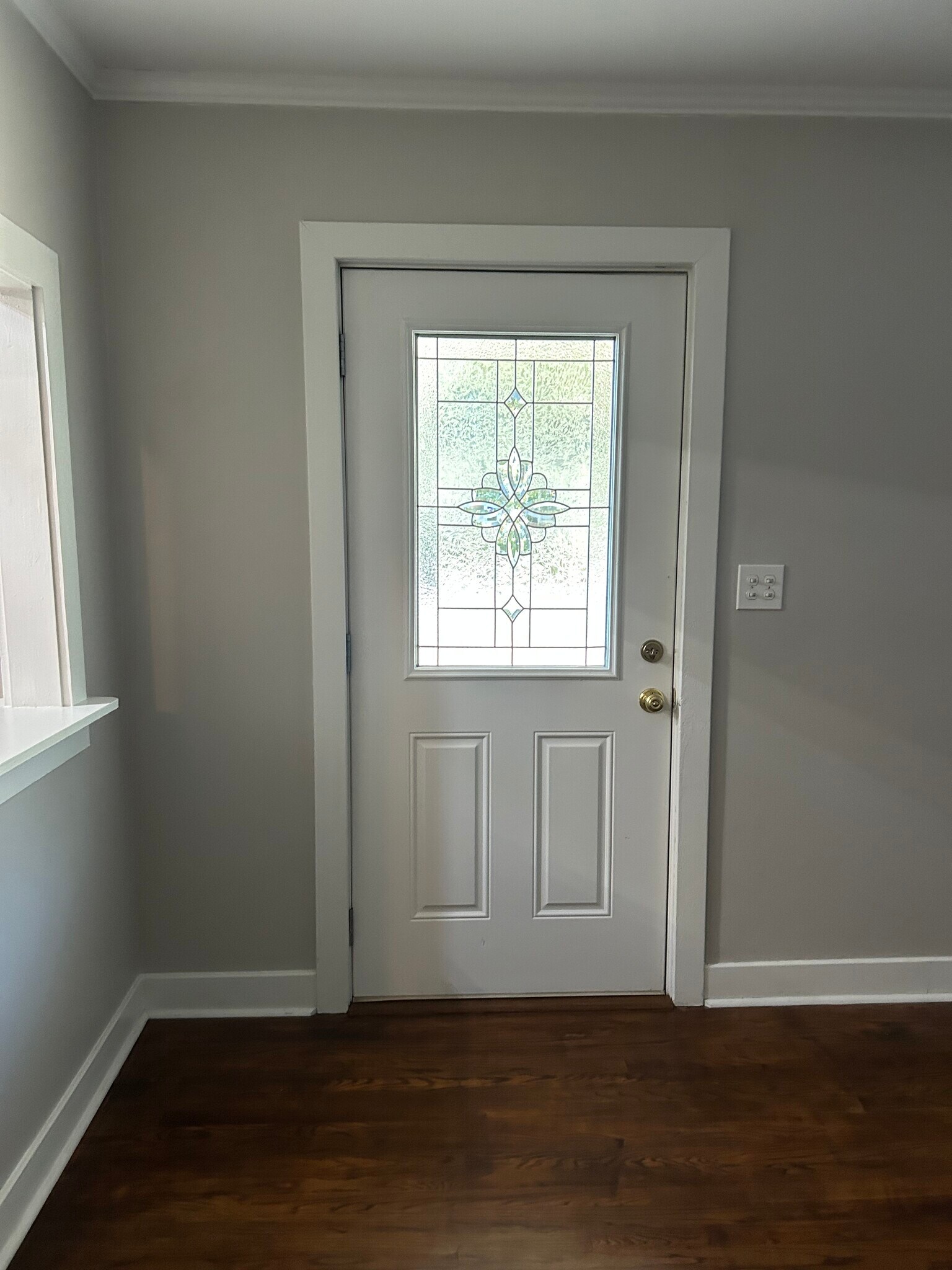 Building Photo - 661 Adluh St