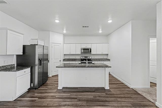 Building Photo - 1806 Chapel Hl Rd