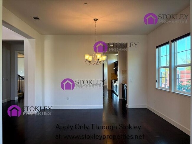 Building Photo - 1836 Porcellano Way