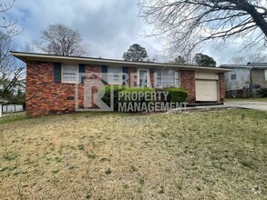 Building Photo - Solid Three Bedroom Home in West Macon