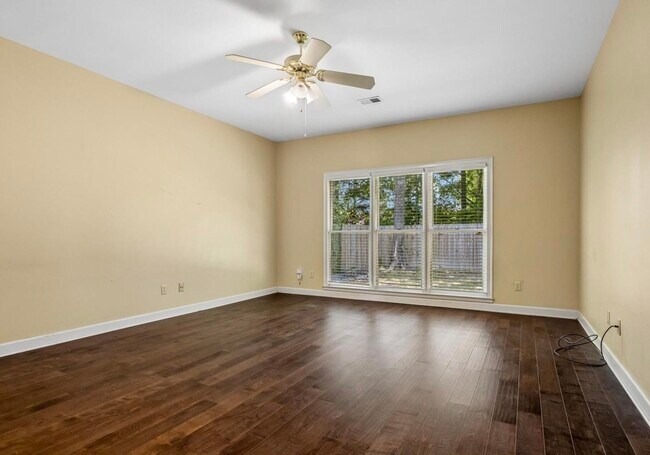 Building Photo - 2033 W Houston Way