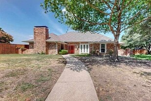 Building Photo - 2103 Heather Hill Ln