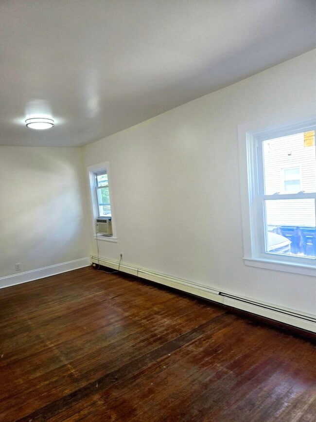 Building Photo - Providence/PC Area Single Family - $2,550