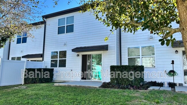 Building Photo - 912 Grandin St