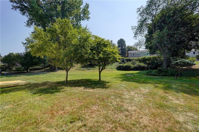 Building Photo - 161 Railroad Mills Rd