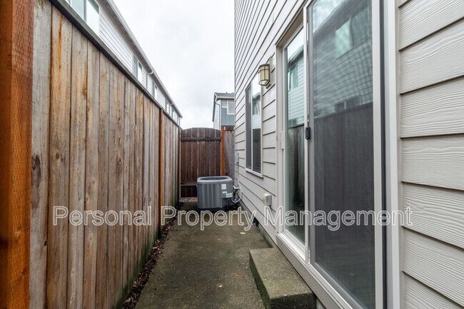 Building Photo - 1311 NE 82nd Way