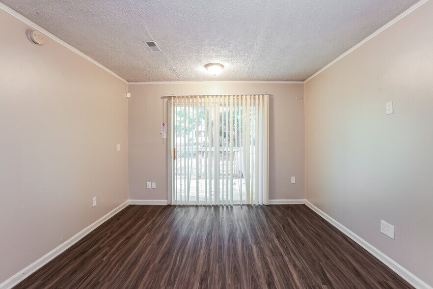 Building Photo - 2743 Argyle Dr NW