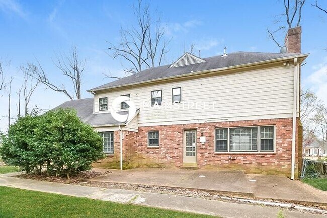 Building Photo - 5 Bedroom Pet-Friendly Home in Cordova, TN with Main Street Renewal