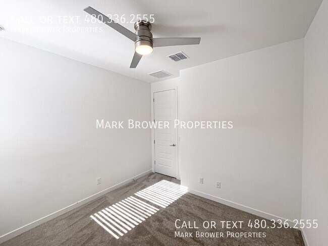 Building Photo - 4119 E Sagebrush St