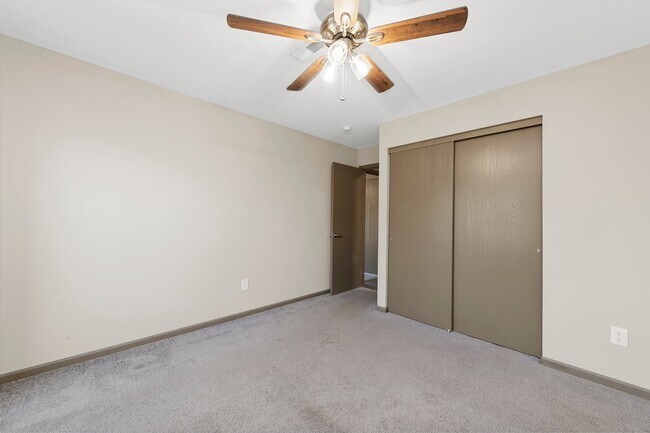 Building Photo - 1040 University Dr