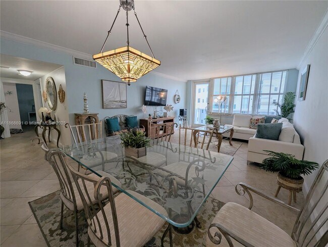 Building Photo - 3725 S Ocean Dr