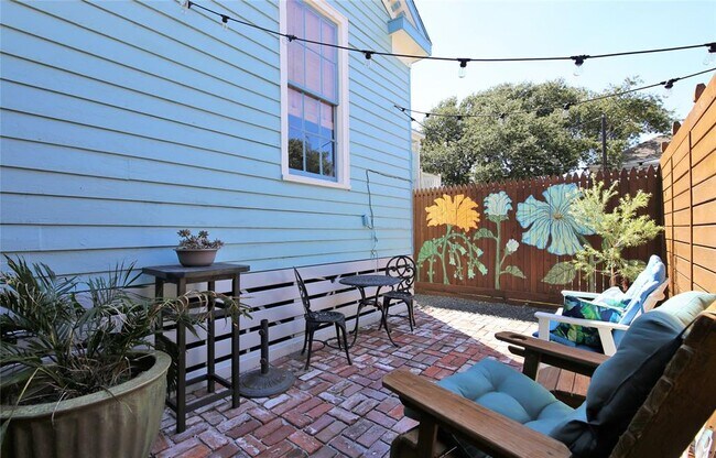 Building Photo - 1409 21st St