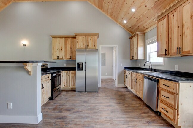 Building Photo - 5821 Highland Lick Rd