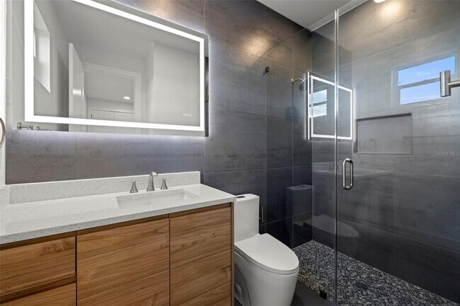 Building Photo - 212 W Euclid Ave