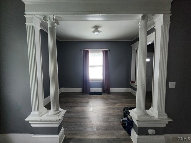 Building Photo - 137 W Schuyler St