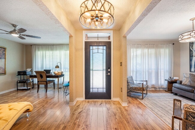 Building Photo - "Coastal Elegance Awaits: Spacious 4-Bed Oasis with $400.00 Off First Full Months Rent!"